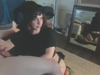 witchbitchmommy cam girl with tight ass makes blowjob