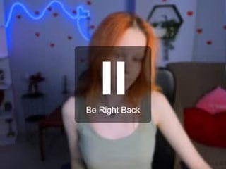 elyra_lir cam couple presents foot fetish online