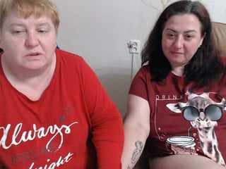 xmollyjaneex brunette cam babe presents kiss show online