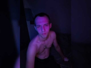 leysyan20011 russian cam babe and her wet horny holes, live on webcam