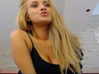 amandateasing beauty teen cam babe, her tight babe pussy loves being fucked