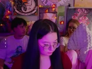 _favorite_ lesbian teen cam girl craves your attention online