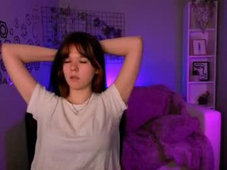 erica_murray naked cute cam babe in the chatroom wants a holiday fucking