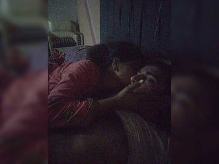 sultanbegumx brunette cam babe loves getting her cunt banged online
