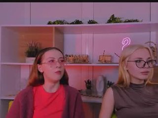 sendi_cais blonde cam girl gets sticky sperm onto her beautiful face