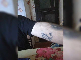 pingwin89 blonde white cam babe wants her pussy stretched