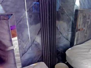 manson_and_zoe webcam couple loves lubricate the body with oil frantically fucking