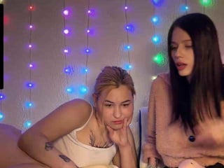 1night- brunette teen cam babe plays with her tight asshole