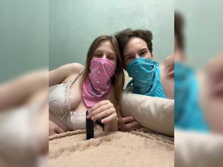 sexhunters brunette cam babe loves getting her cunt banged online