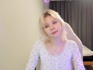 vivy_ her holes are craving for a double penetration fucking