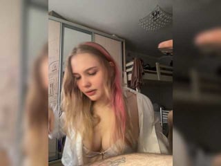 virgin-duo blonde white cam babe wants her pussy stretched
